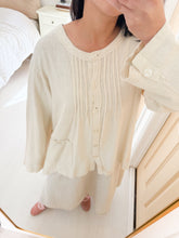 Load image into Gallery viewer, Mother of Pearl Buttons Blouse