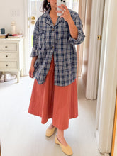 Load image into Gallery viewer, Plaid Button Down Shirt