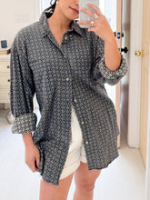 Load image into Gallery viewer, Patterned Button Down Shirt
