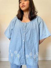 Load image into Gallery viewer, Denim Floral Buttons Blouse
